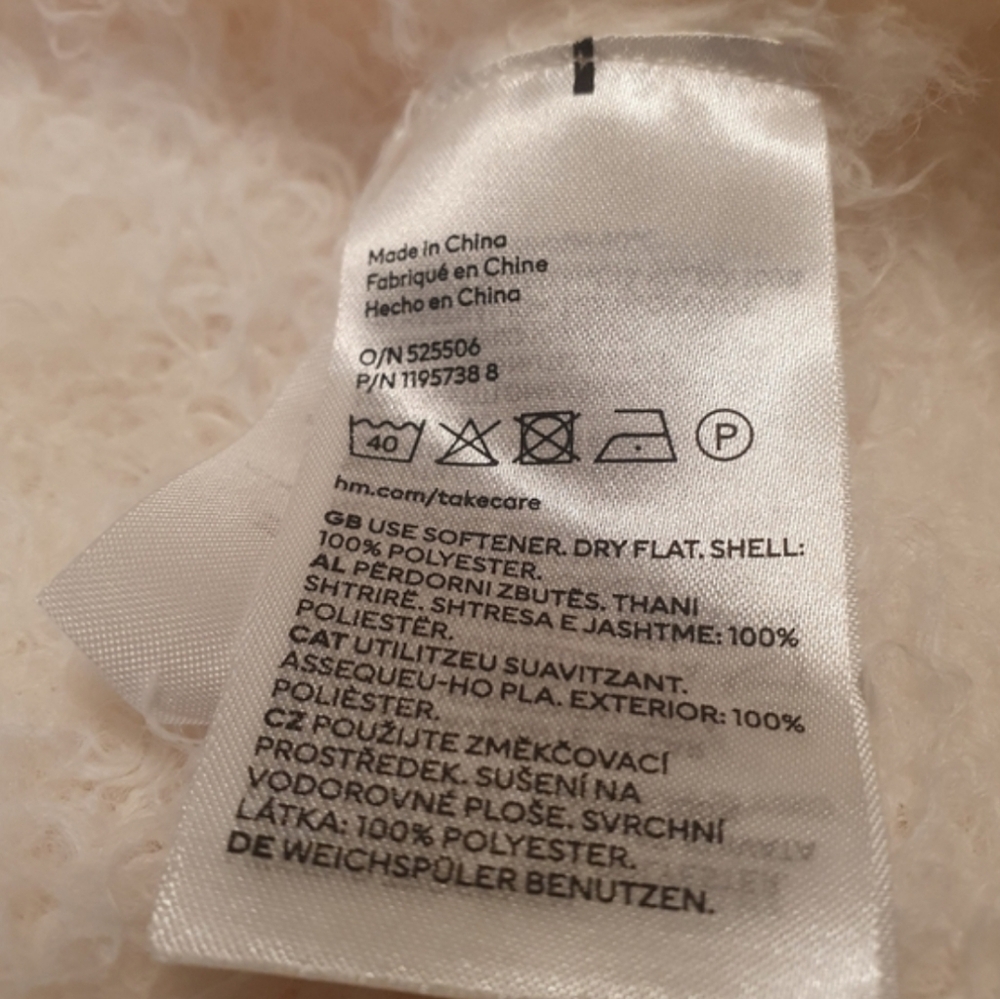 NWT H&M Off White Fluffy Cropped Sweater XS - Picture 8 of 8